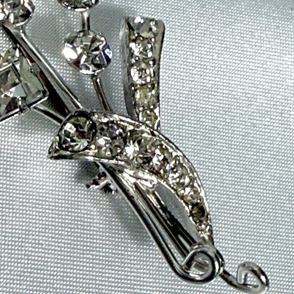Vintage Floral Rhinestone Brooch Silver Tone 2.5 Inch - Picture 3 of 8